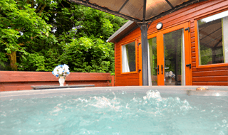 Peak hot tub lodges